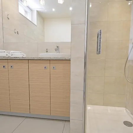 Bedroom Apartments - Bałtycka 10 z widokiem na las Apartament *