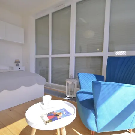 Apartament Bedroom Apartments - Bałtycka 10 z widokiem na las Świnoujście